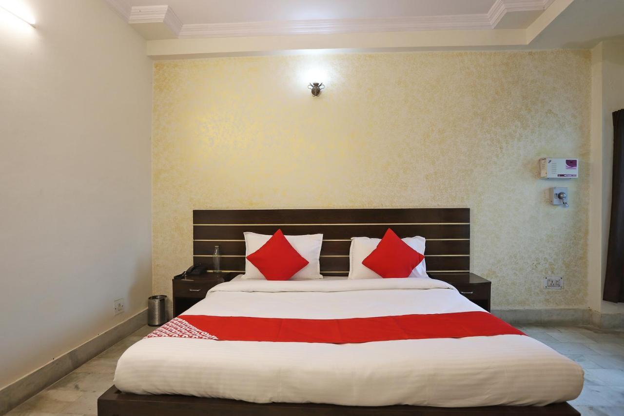 Oyo Flagship 76697 Hotel Park Awadh Lucknow Buitenkant foto