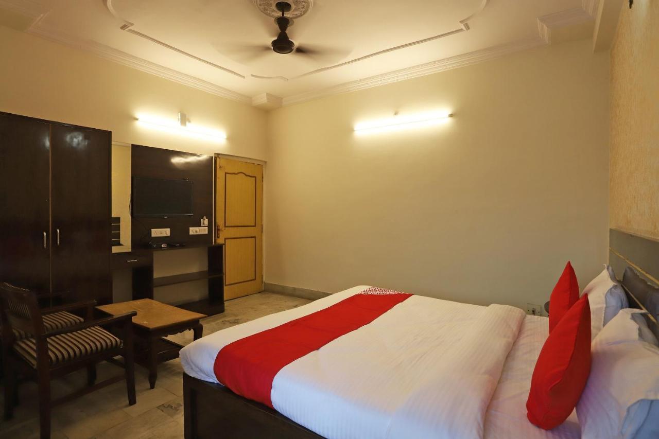 Oyo Flagship 76697 Hotel Park Awadh Lucknow Buitenkant foto