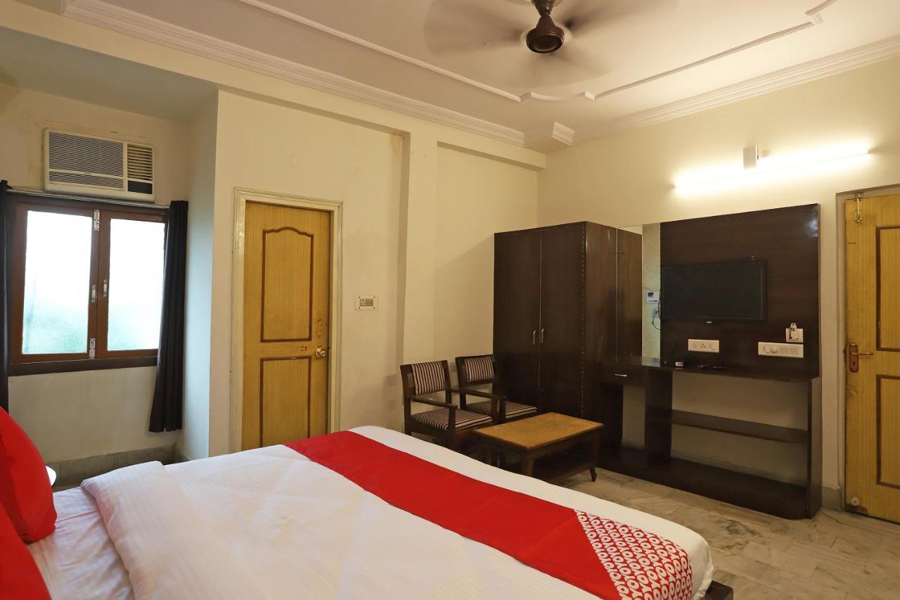 Oyo Flagship 76697 Hotel Park Awadh Lucknow Buitenkant foto