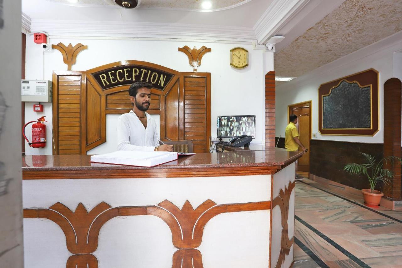 Oyo Flagship 76697 Hotel Park Awadh Lucknow Buitenkant foto