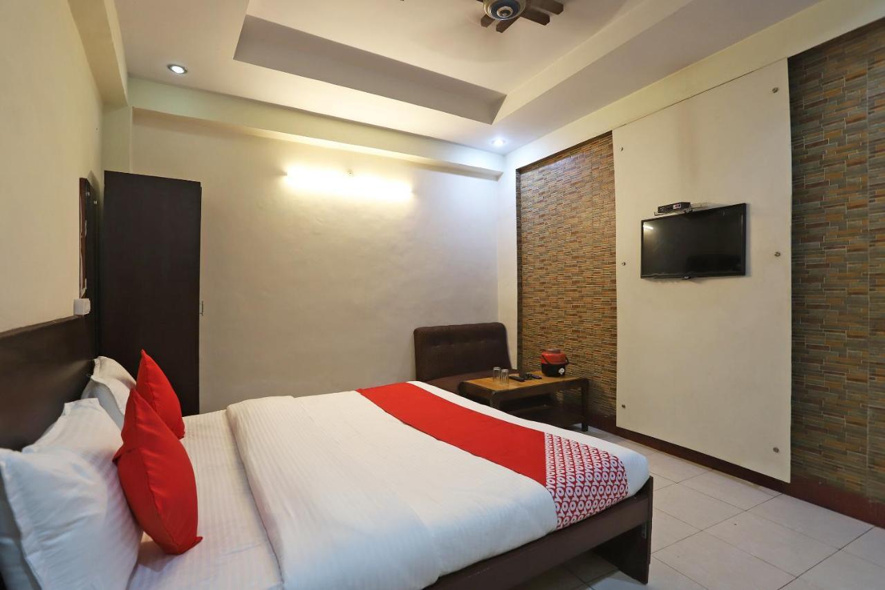 Oyo Flagship 76697 Hotel Park Awadh Lucknow Buitenkant foto