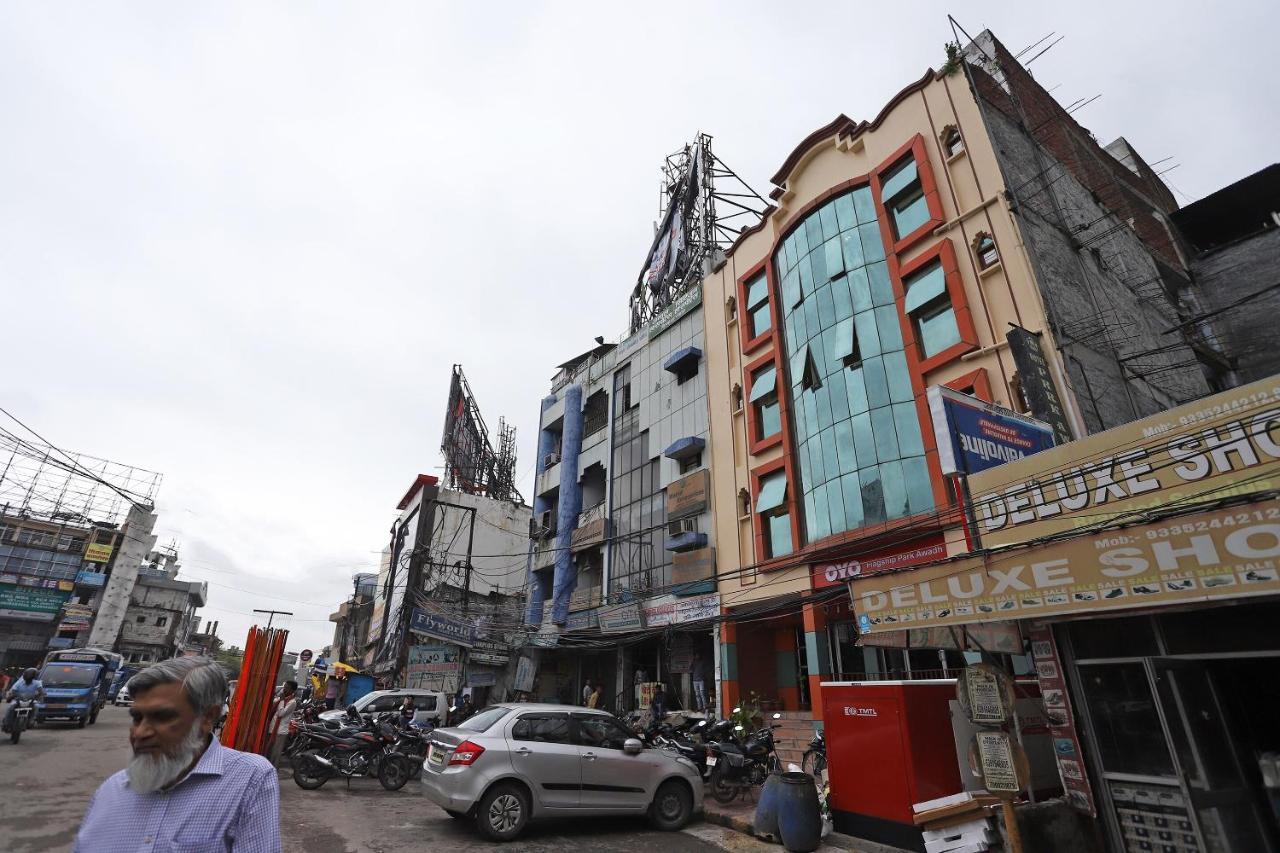 Oyo Flagship 76697 Hotel Park Awadh Lucknow Buitenkant foto