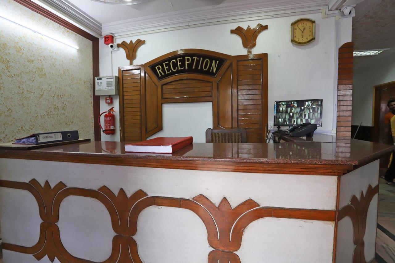 Oyo Flagship 76697 Hotel Park Awadh Lucknow Buitenkant foto